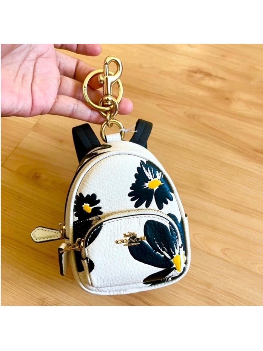 Coach Mini Court Backpack
Bag Charm With Floral Print #CZ605 - Picture 2 of 11